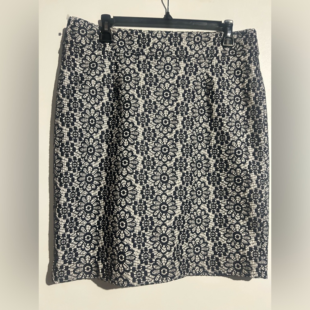 Banana Republic blue and White Lace Skirt